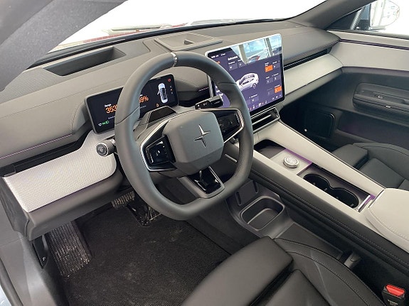 Polestar 4 6 of 14