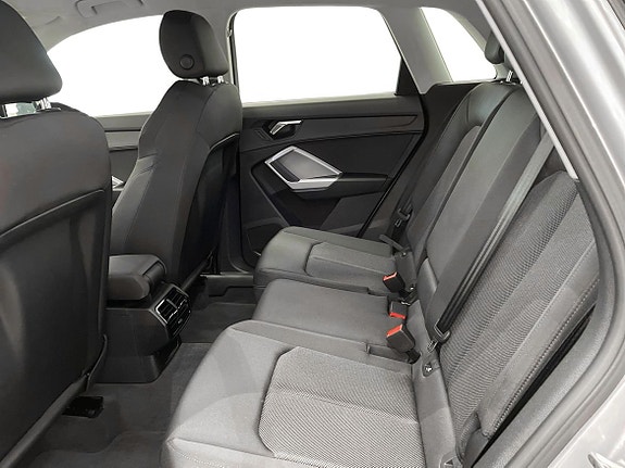 Audi Q3 9 of 15