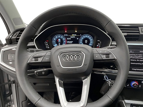 Audi Q3 11 of 15