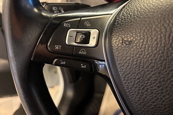 Volkswagen Golf VII 18 of 28
