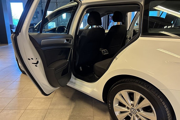 Volkswagen Golf VII 9 of 28