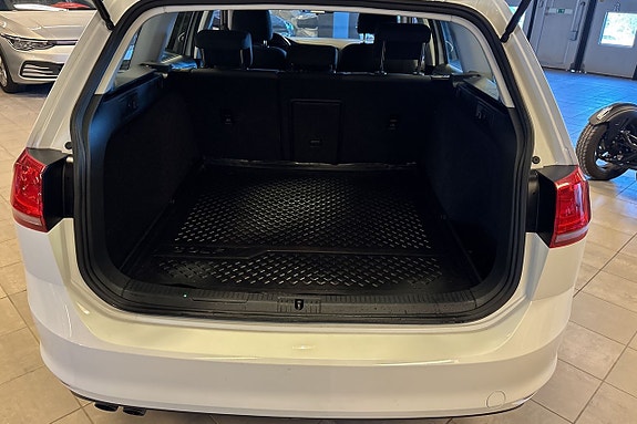 Volkswagen Golf VII 6 of 28