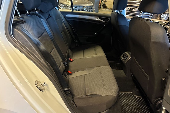 Volkswagen Golf VII 8 of 28