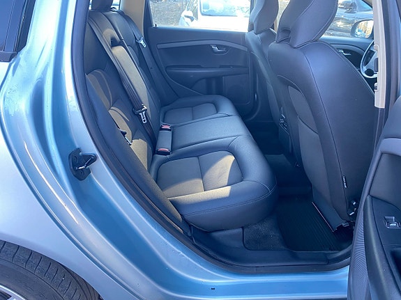 Volvo V70 11 of 20