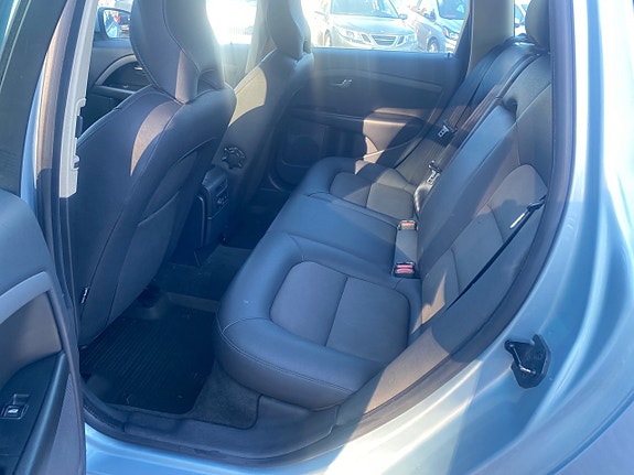 Volvo V70 10 of 20
