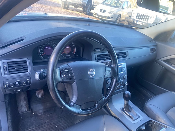 Volvo V70 8 of 20