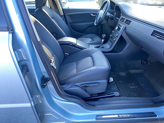 Volvo V70 12 of 20