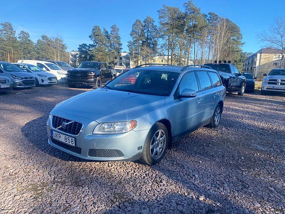 Volvo V70 3 of 20