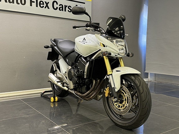 Honda Powersports CB600F Hornet | 2 Brukare | Växelvisare | Kraschpuckar | 13 of 18