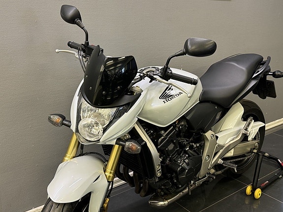 Honda Powersports CB600F Hornet | 2 Brukare | Växelvisare | Kraschpuckar | 2 of 5