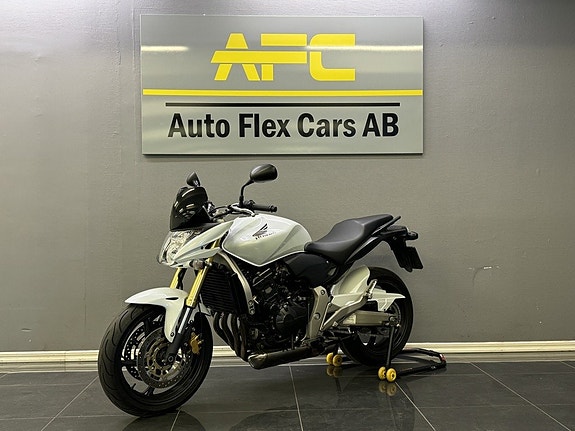 Honda Powersports CB600F Hornet | 2 Brukare | Växelvisare | Kraschpuckar |