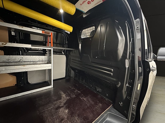Ford Transit Custom 14 of 30