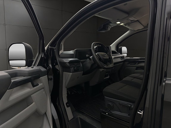 Ford Transit Custom 16 of 30