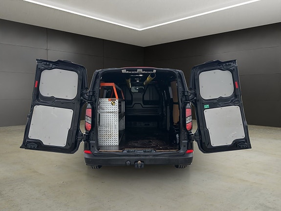 Ford Transit Custom 12 of 30