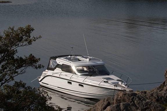 Aquador 27 HT | Populär familjebåt