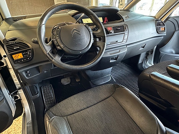 Citroen C4 Picasso 15 of 26