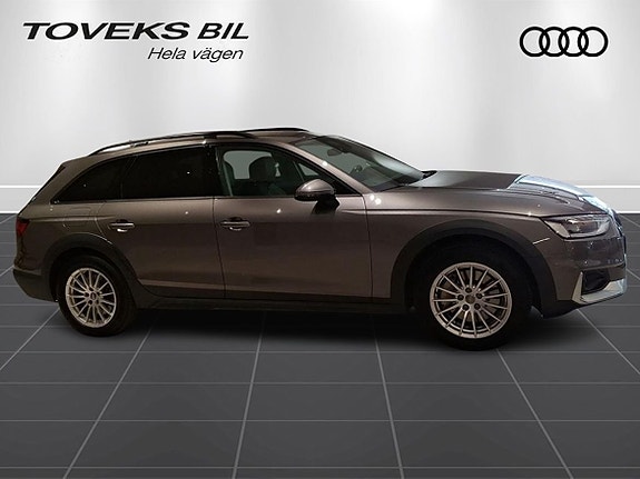 Audi A4 allroad 2 of 5