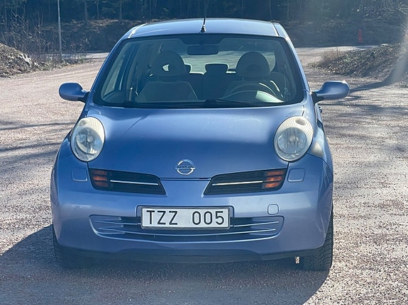 Nissan Micra 4 of 5