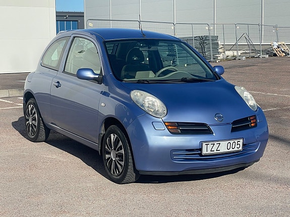 Nissan Micra 2 of 5