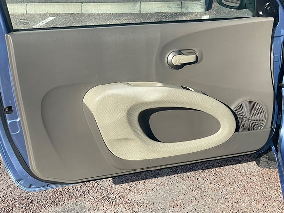 Nissan Micra 14 of 16