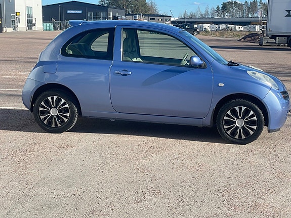 Nissan Micra 3 of 5