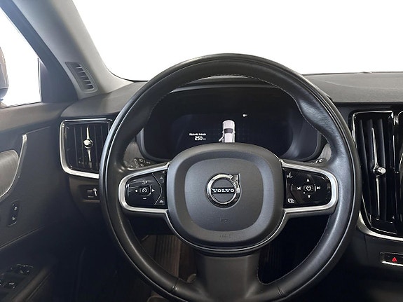 Volvo V90 Cross Country 9 of 9