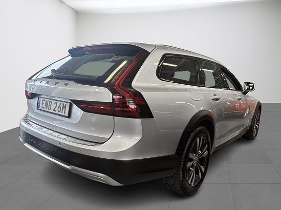 Volvo V90 Cross Country 4 of 5