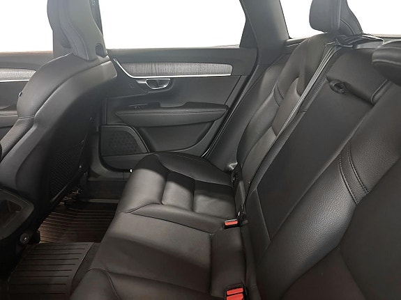 Volvo V90 Cross Country 7 of 9