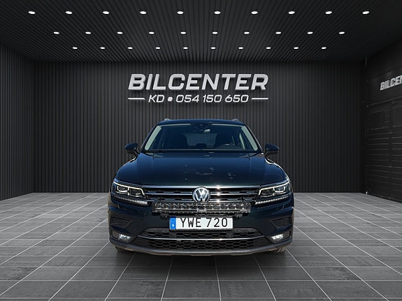 Volkswagen Tiguan 2 of 5