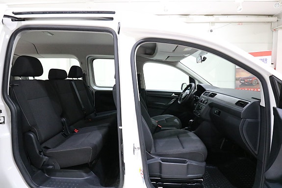 Volkswagen Caddy Maxi 12 of 15