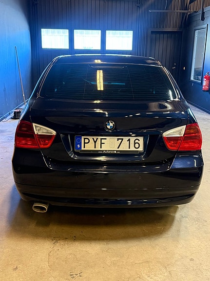BMW 320 7 of 16