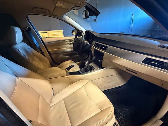 BMW 320 14 of 16