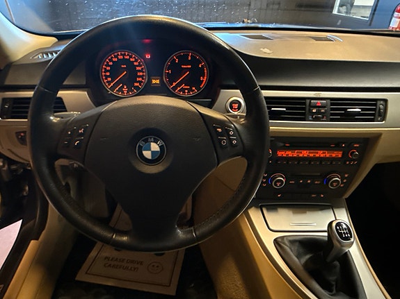 BMW 320 10 of 16