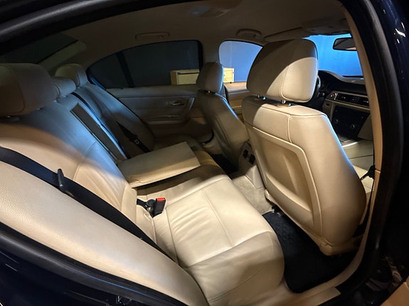 BMW 320 15 of 16