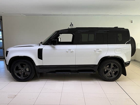 Land Rover Defender 110 3 of 5