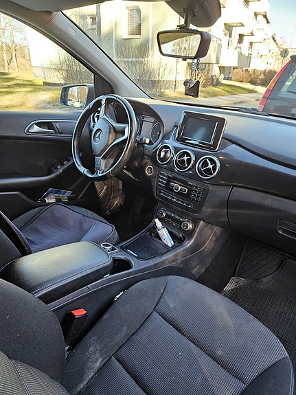 Mercedes-Benz B180 9 of 9