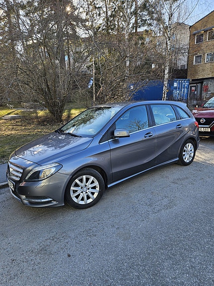 Mercedes-Benz B180 5 of 5