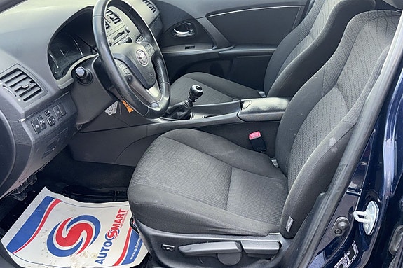 Toyota Avensis 5 of 5