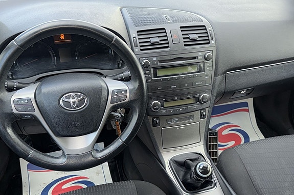 Toyota Avensis 6 of 8
