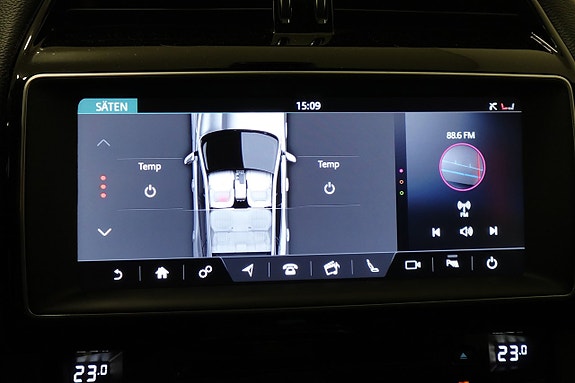 Jaguar F-PACE 13 of 21