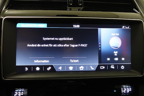 Jaguar F-PACE 12 of 21
