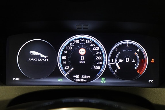 Jaguar F-PACE 14 of 21