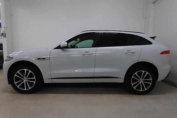 Jaguar F-PACE 3 of 5