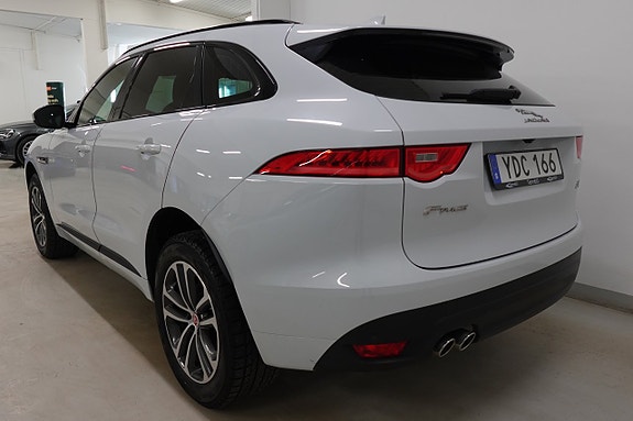 Jaguar F-PACE 20 of 21