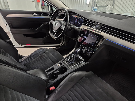 Volkswagen Passat 13 of 27