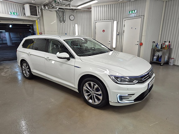 Volkswagen Passat 8 of 27