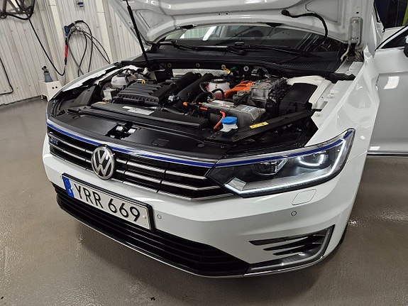 Volkswagen Passat 23 of 27