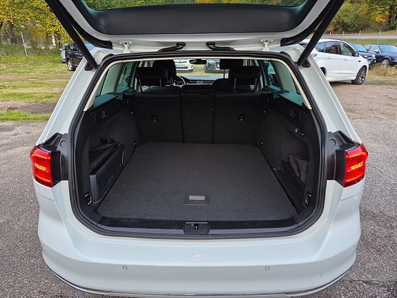 Volkswagen Passat 19 of 27