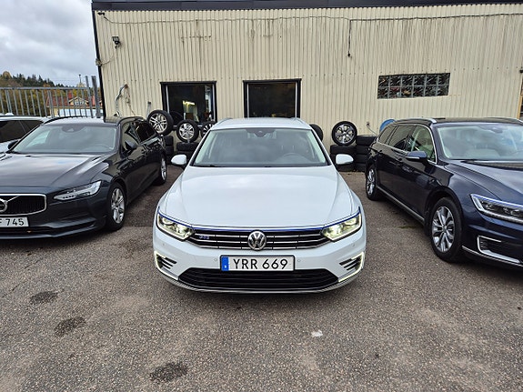 Volkswagen Passat 27 of 27