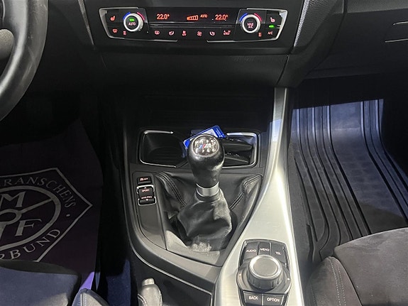 BMW 118d 13 of 16